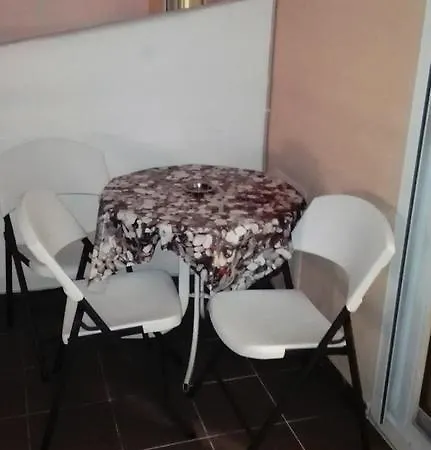 Star Apartment *