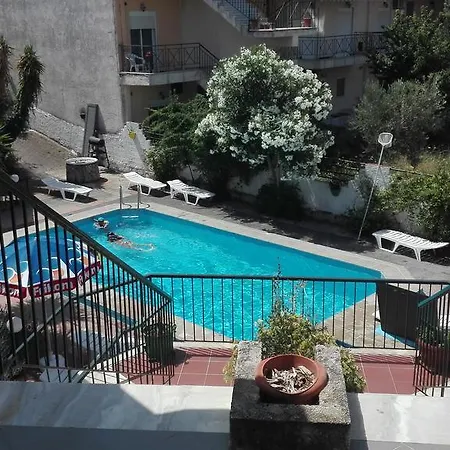Star Apartment *